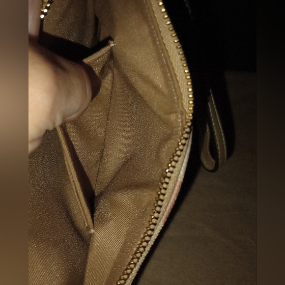 NWT Dempsey Large Corner Zip Wristlet In Signature Jacquard With Stripe & patch - Picture 9 of 11